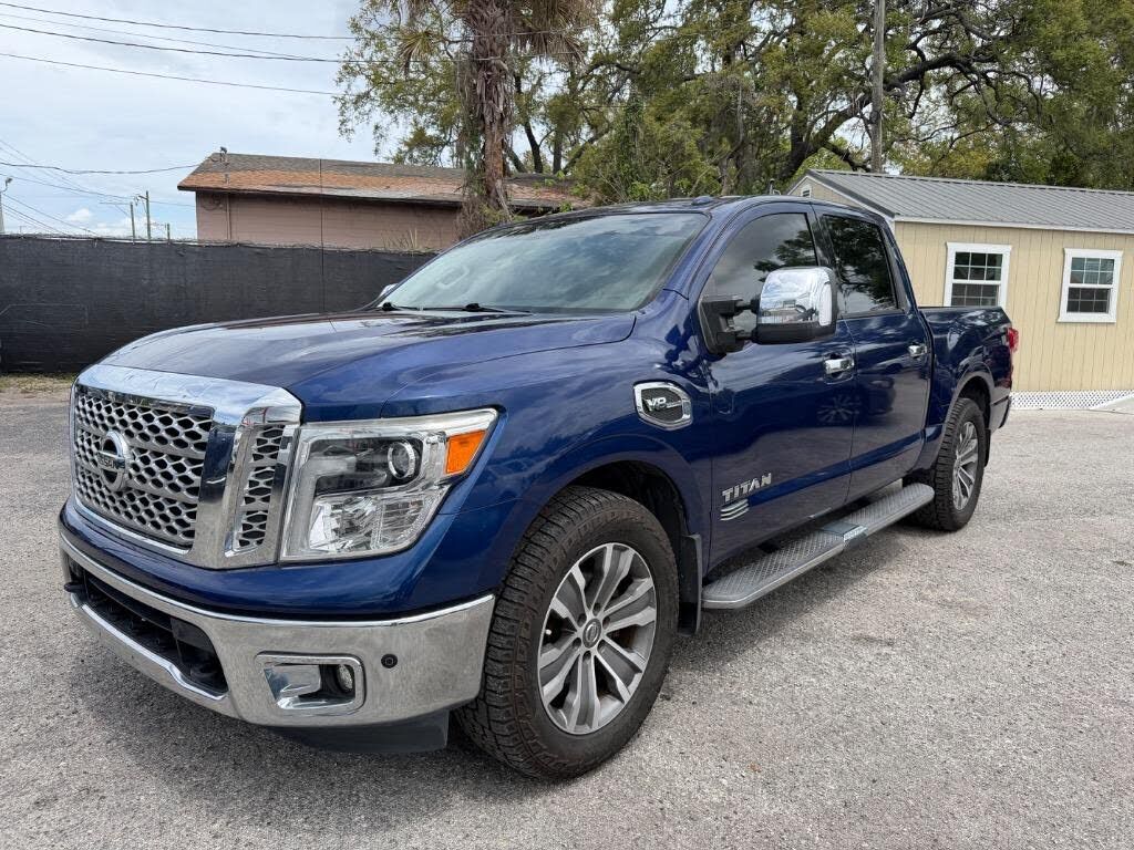 2017 NISSAN Titan