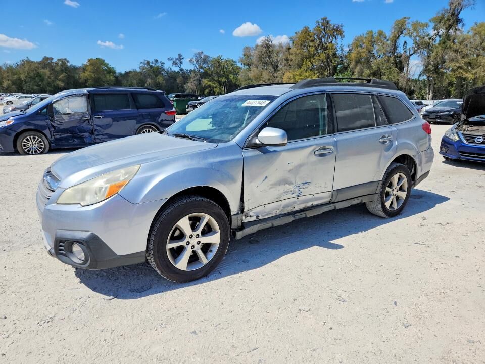 2013 SUBARU Outback