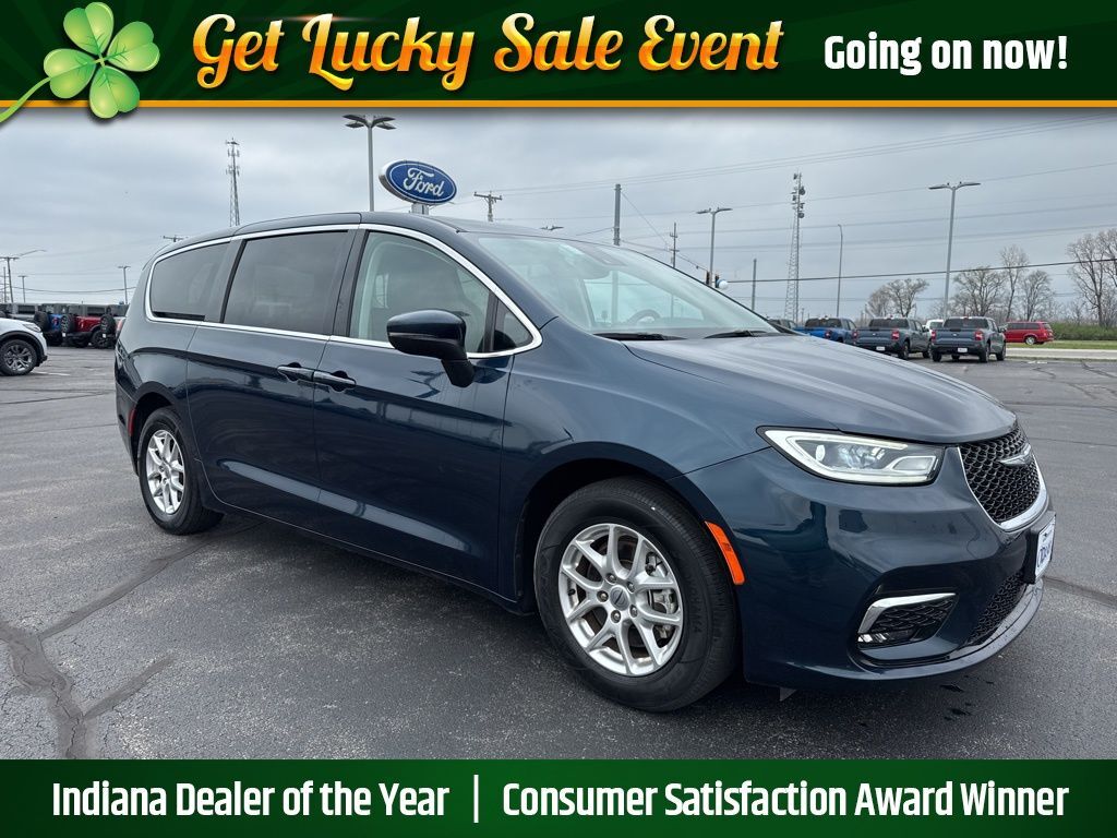 2023 CHRYSLER Pacifica