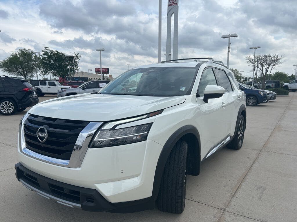2024 NISSAN Pathfinder
