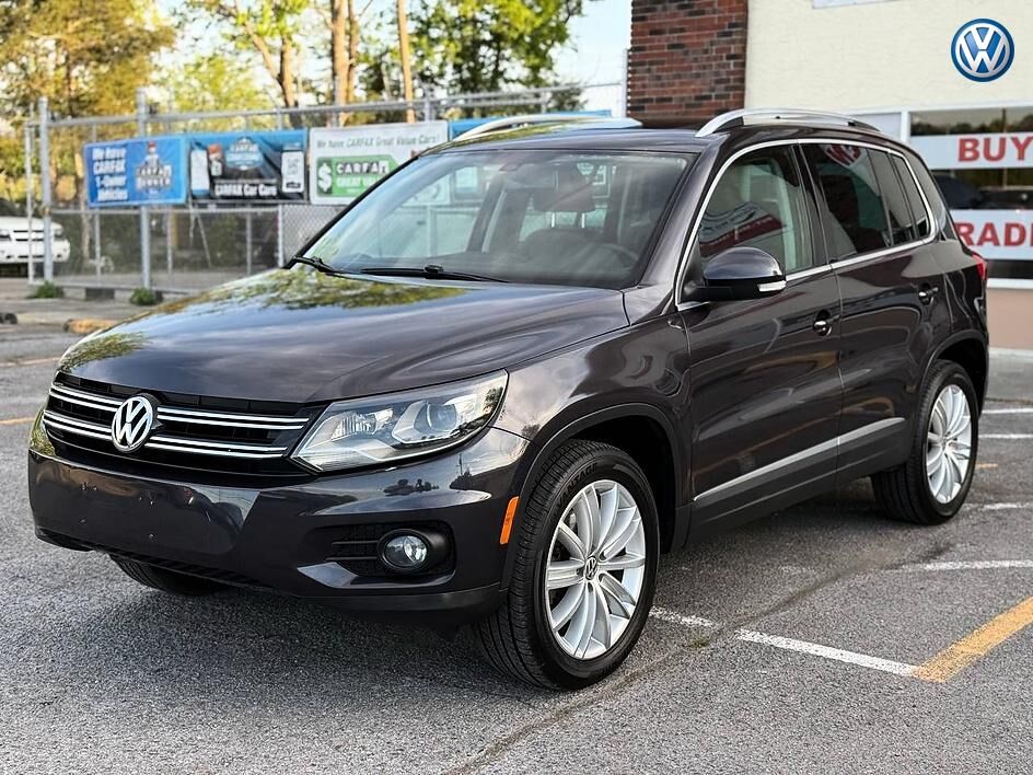 2016 VOLKSWAGEN Tiguan