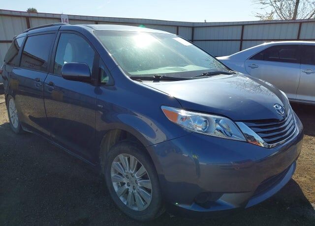 2016 TOYOTA Sienna