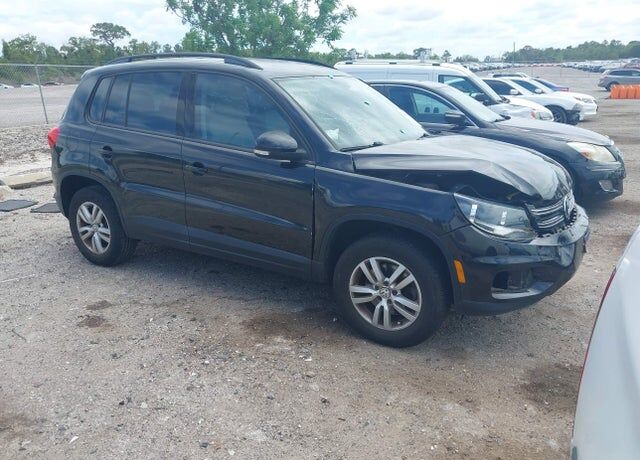 2016 VOLKSWAGEN Tiguan