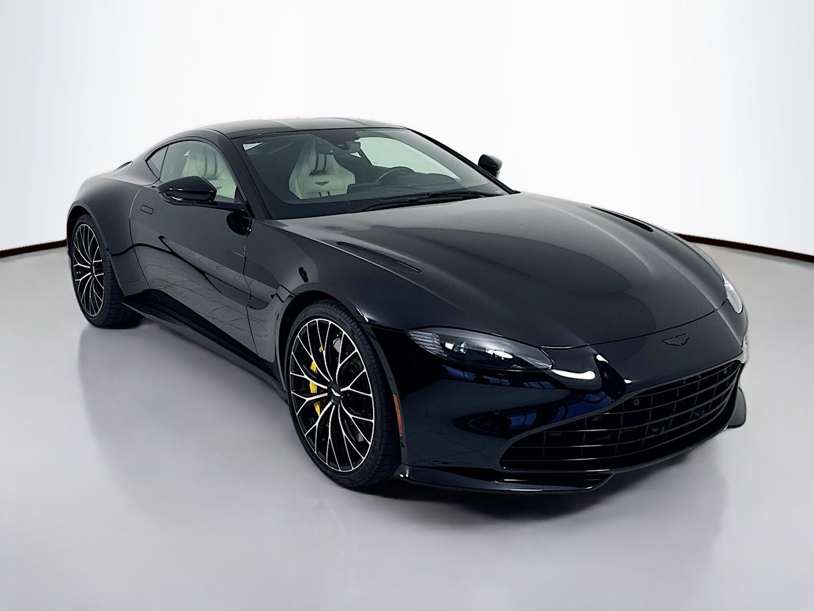 2023 ASTON MARTIN Vantage