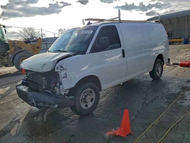 2017 CHEVROLET Express