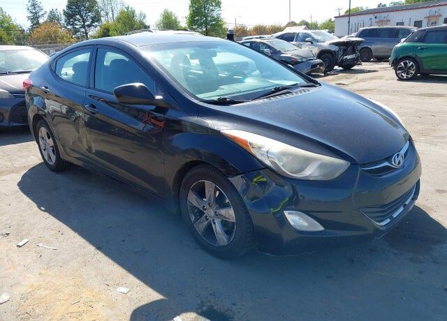 2013 HYUNDAI Elantra