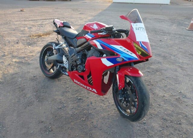 2024 HONDA CB