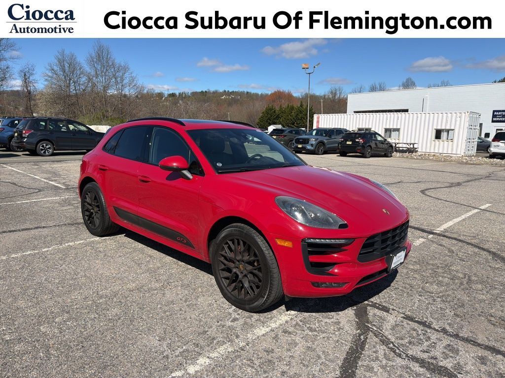 2017 PORSCHE Macan
