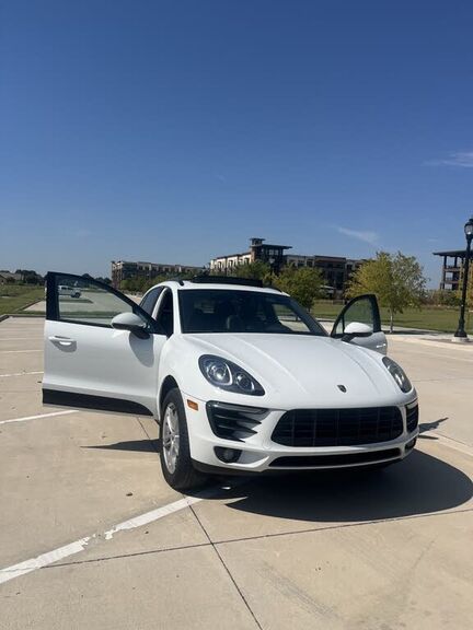 2018 PORSCHE Macan