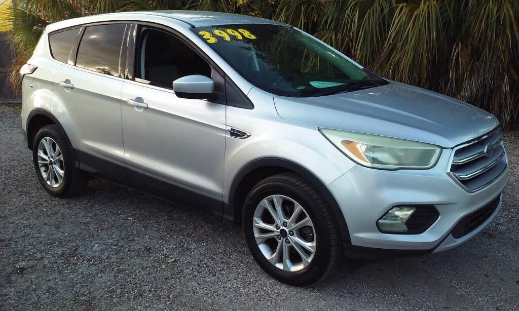 2017 FORD Escape