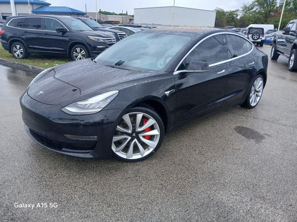 2018 TESLA Model 3