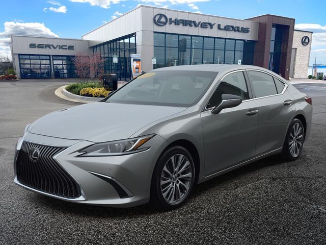2019 LEXUS ES
