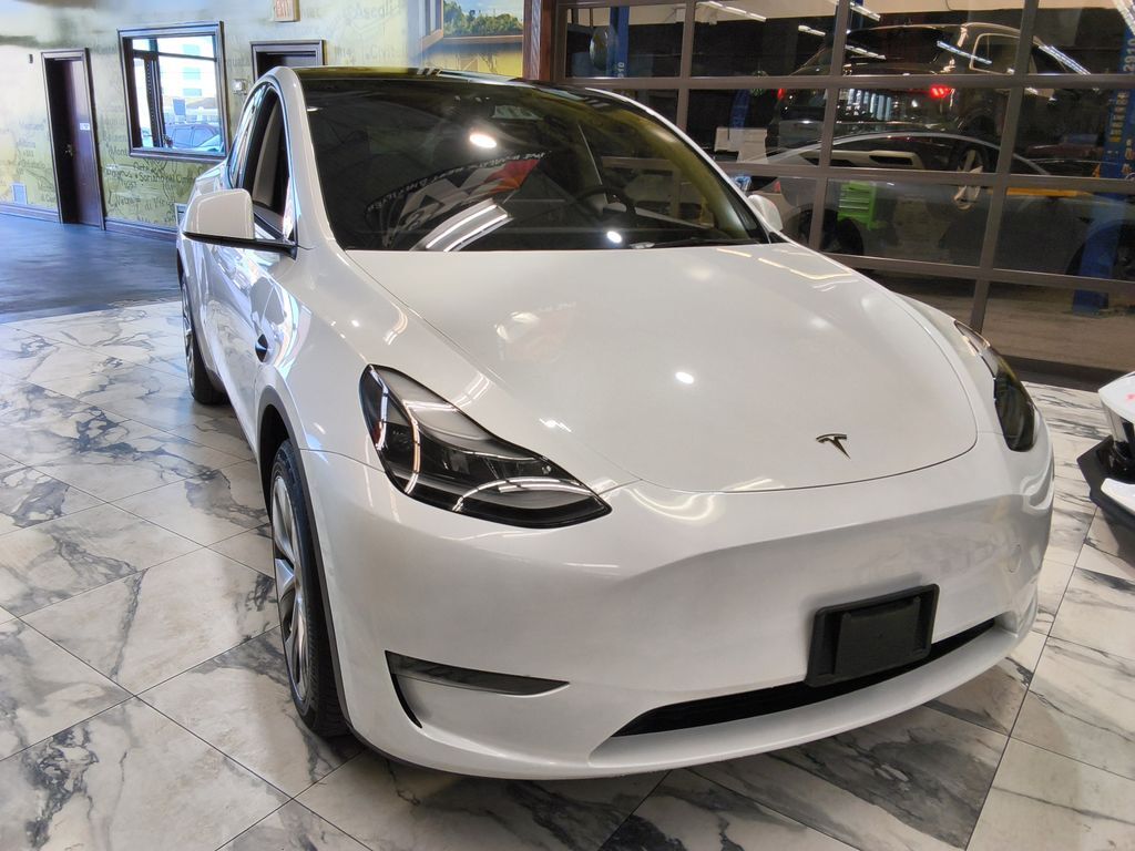 2023 TESLA Model Y
