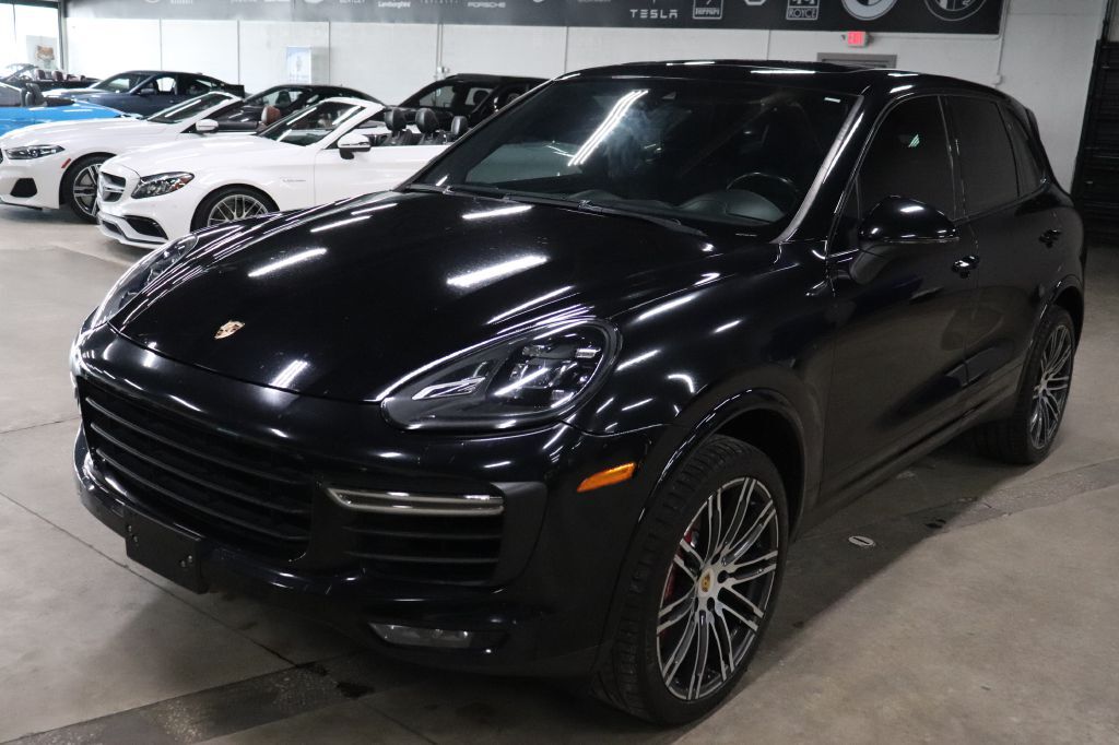 2017 PORSCHE Cayenne