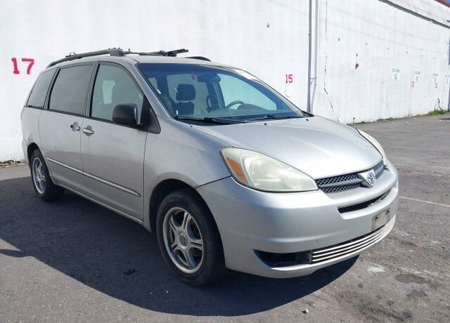 2004 TOYOTA Sienna