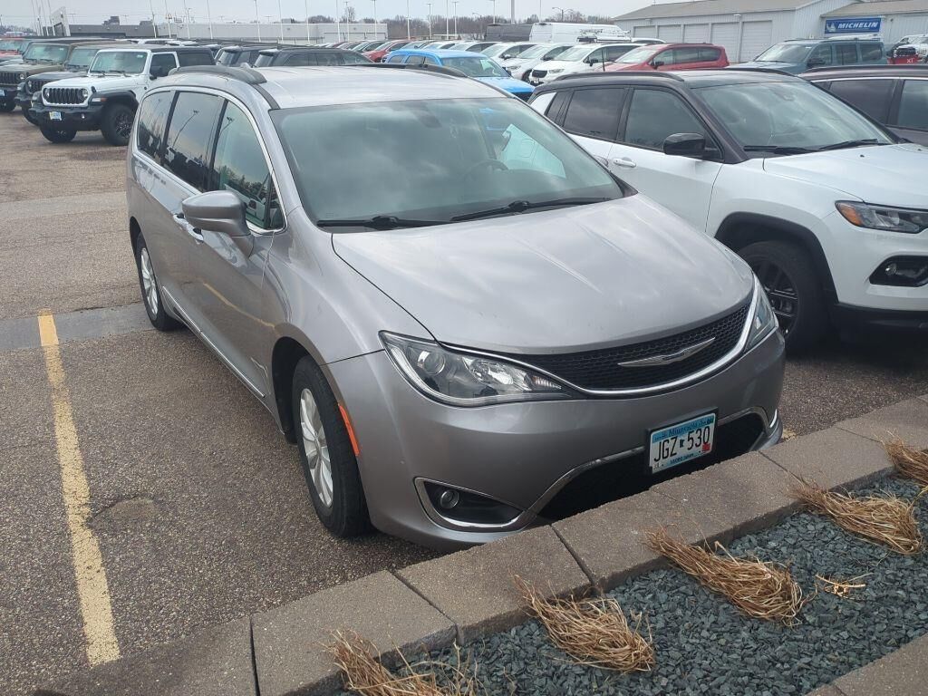 2017 CHRYSLER Pacifica