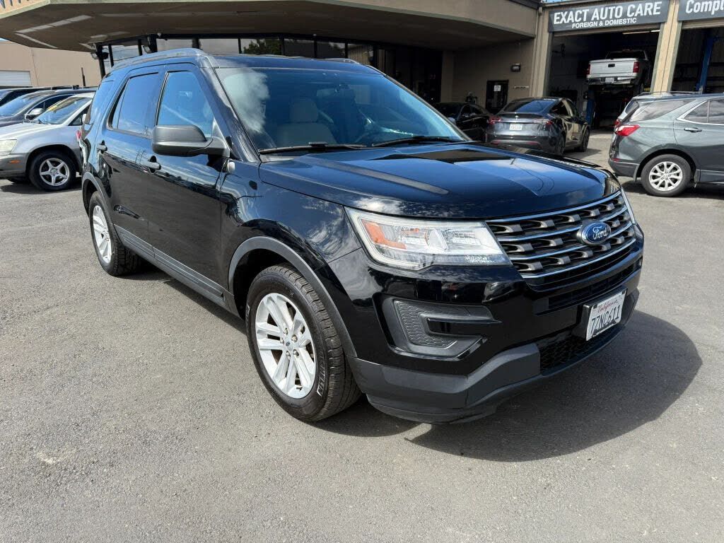 2017 FORD Explorer