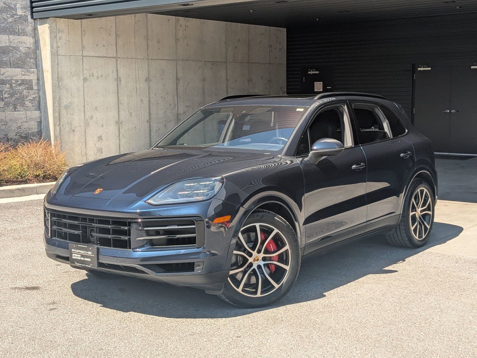 2024 PORSCHE Cayenne