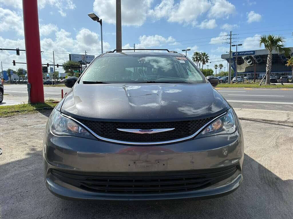 2020 CHRYSLER Voyager