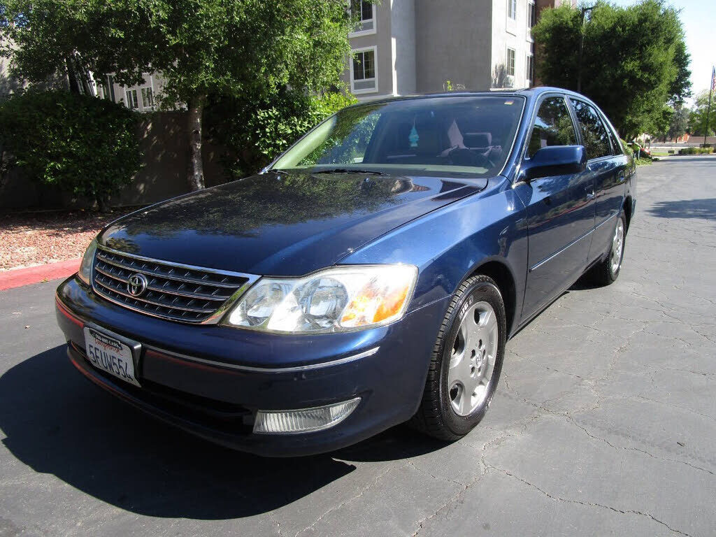 2004 TOYOTA Avalon