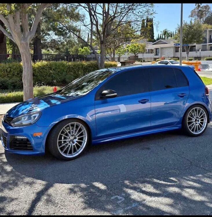 2012 VOLKSWAGEN Golf