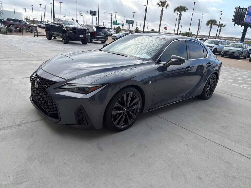 2022 LEXUS IS