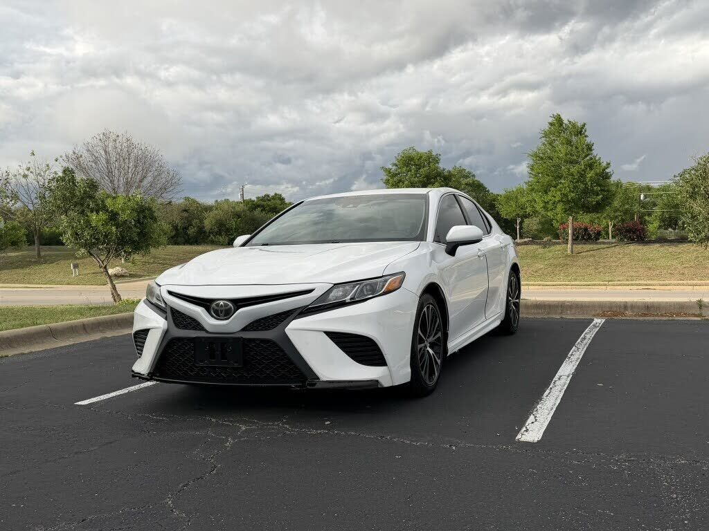 2018 TOYOTA Camry