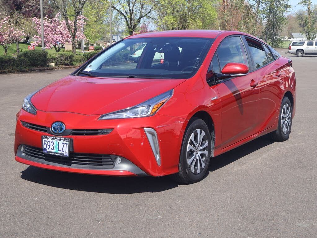 2019 TOYOTA PRIUS