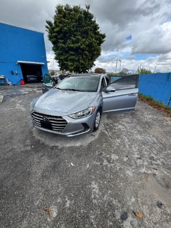 2018 HYUNDAI Elantra