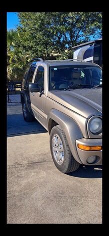2004 JEEP Liberty
