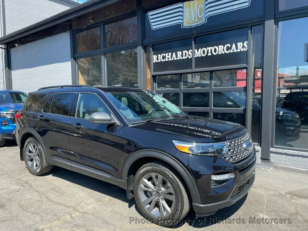 2021 FORD Explorer