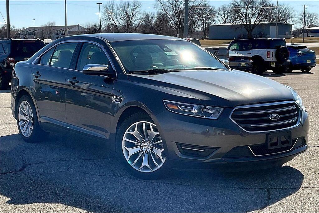 2017 FORD Taurus