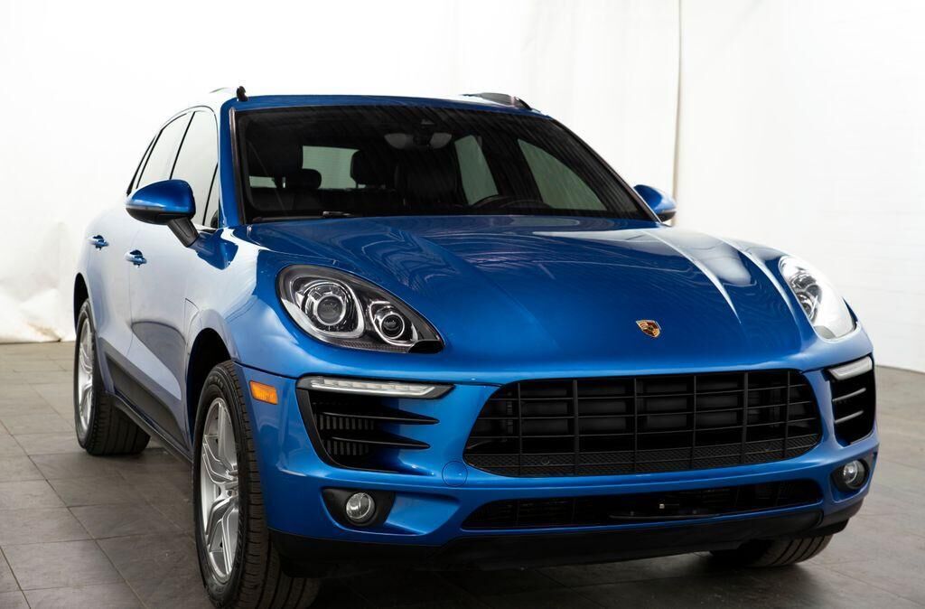2018 PORSCHE Macan