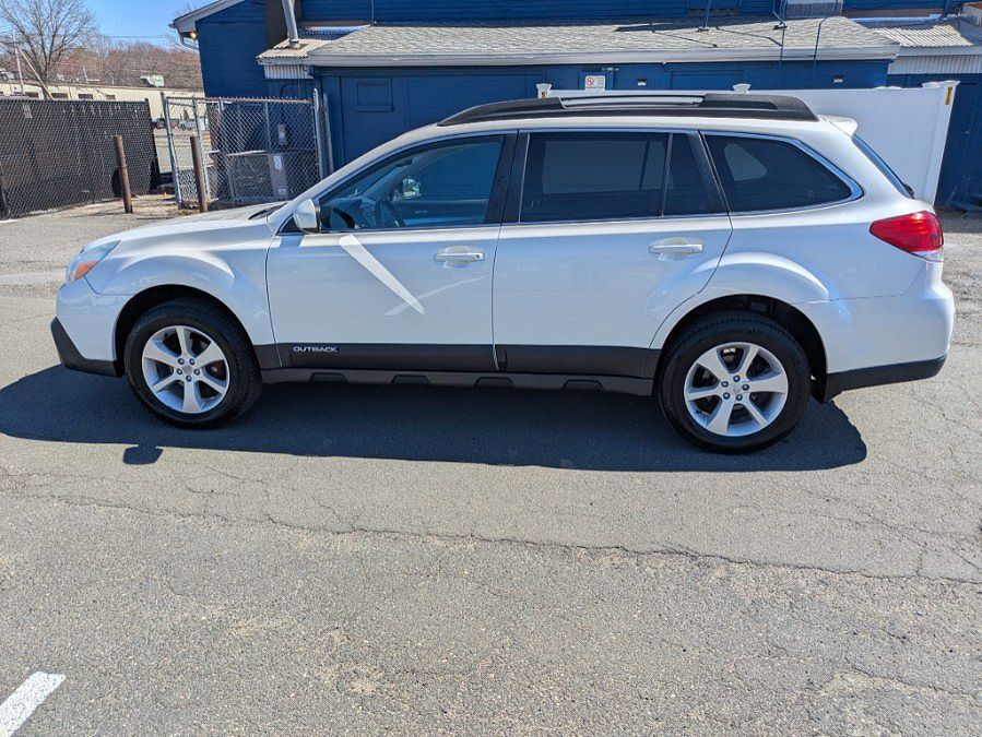 2014 SUBARU Outback