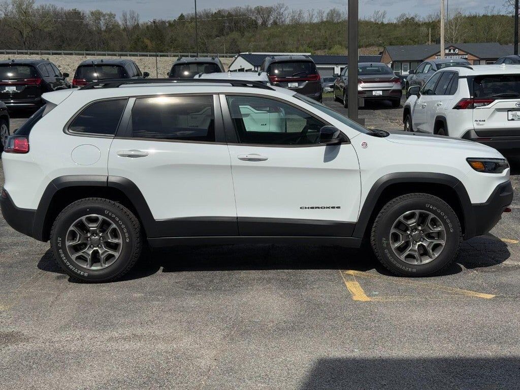 2022 JEEP Cherokee