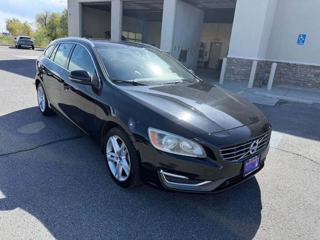 2015 VOLVO V60