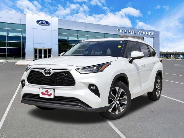 2023 TOYOTA Highlander