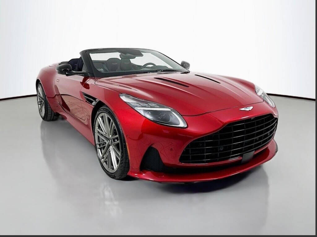 2025 ASTON MARTIN DB12