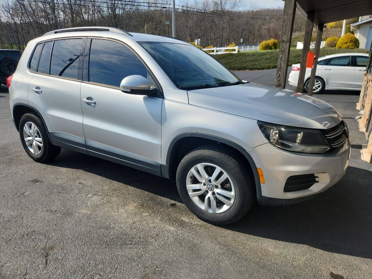 2016 VOLKSWAGEN Tiguan