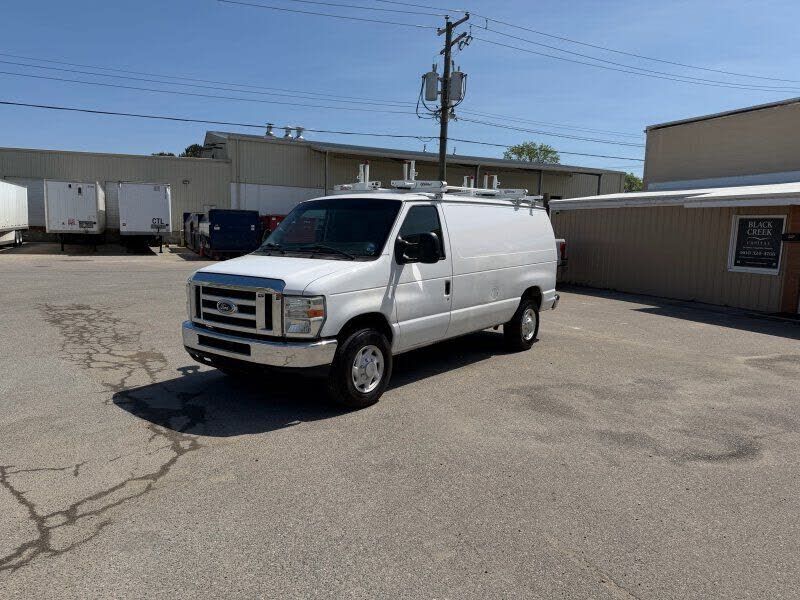2011 FORD E-350