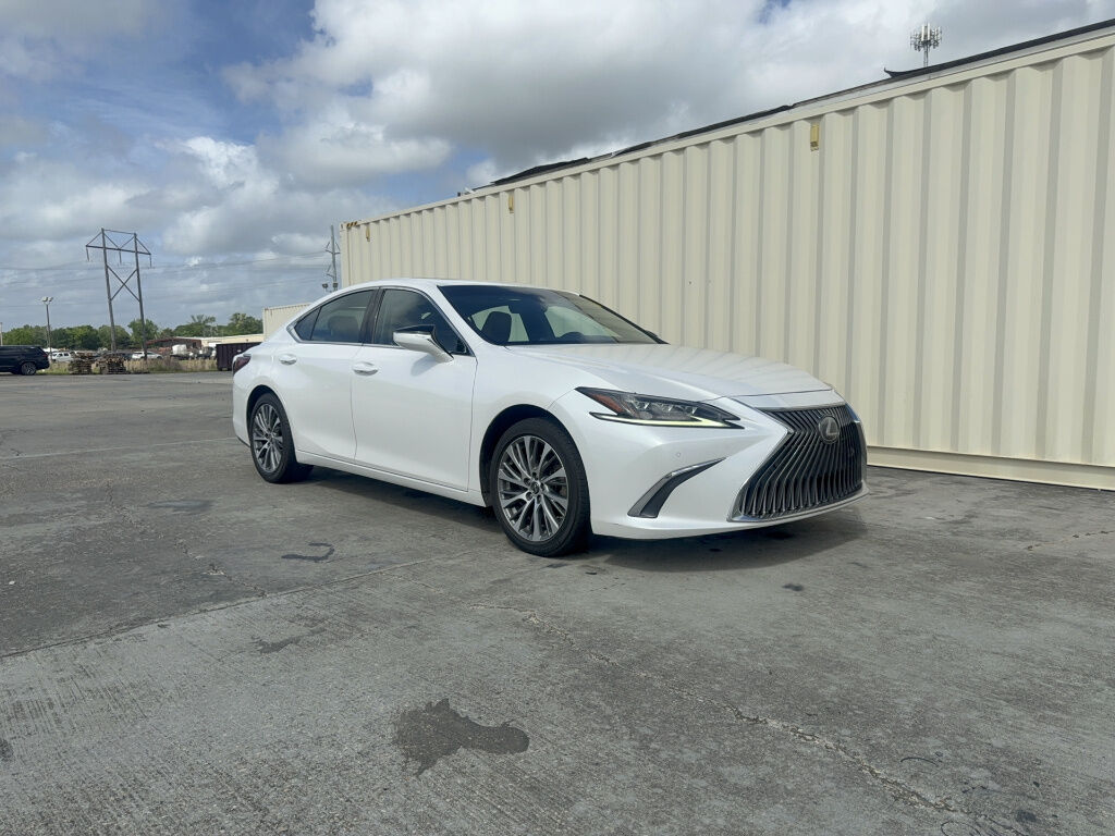 2019 LEXUS ES