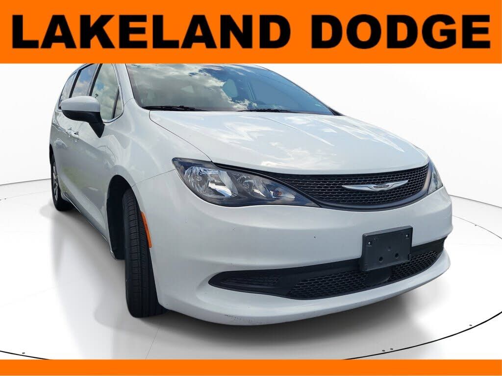 2023 CHRYSLER Voyager