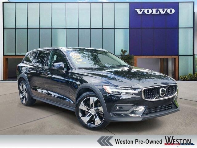 2024 VOLVO V60CC