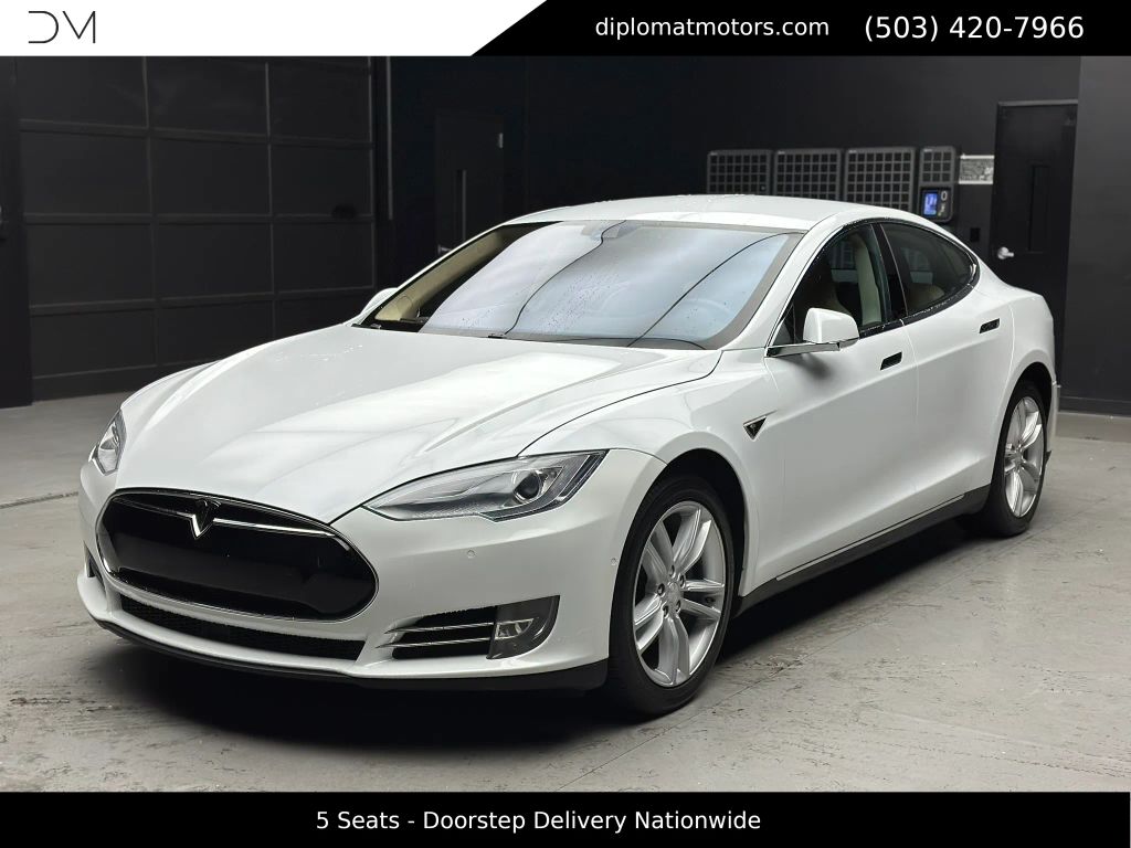 2015 TESLA Model S