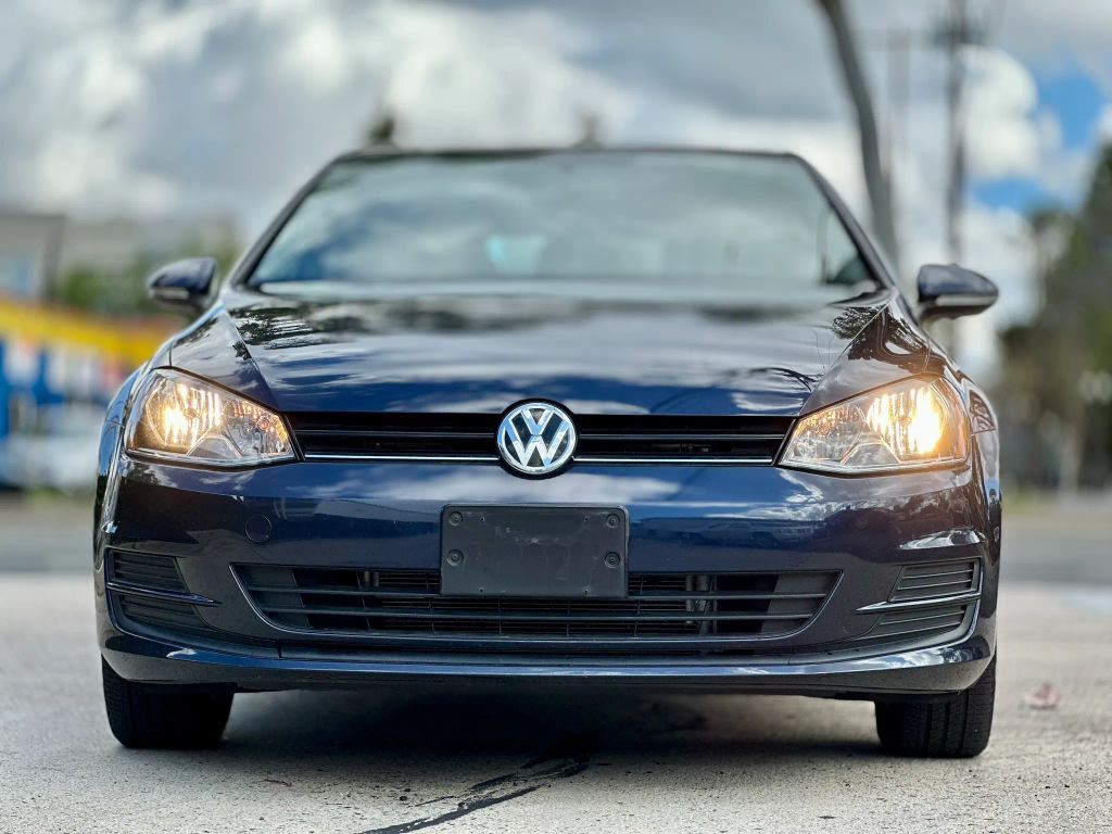 2016 VOLKSWAGEN Golf