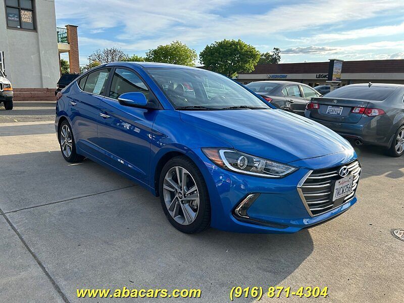 2017 HYUNDAI Elantra