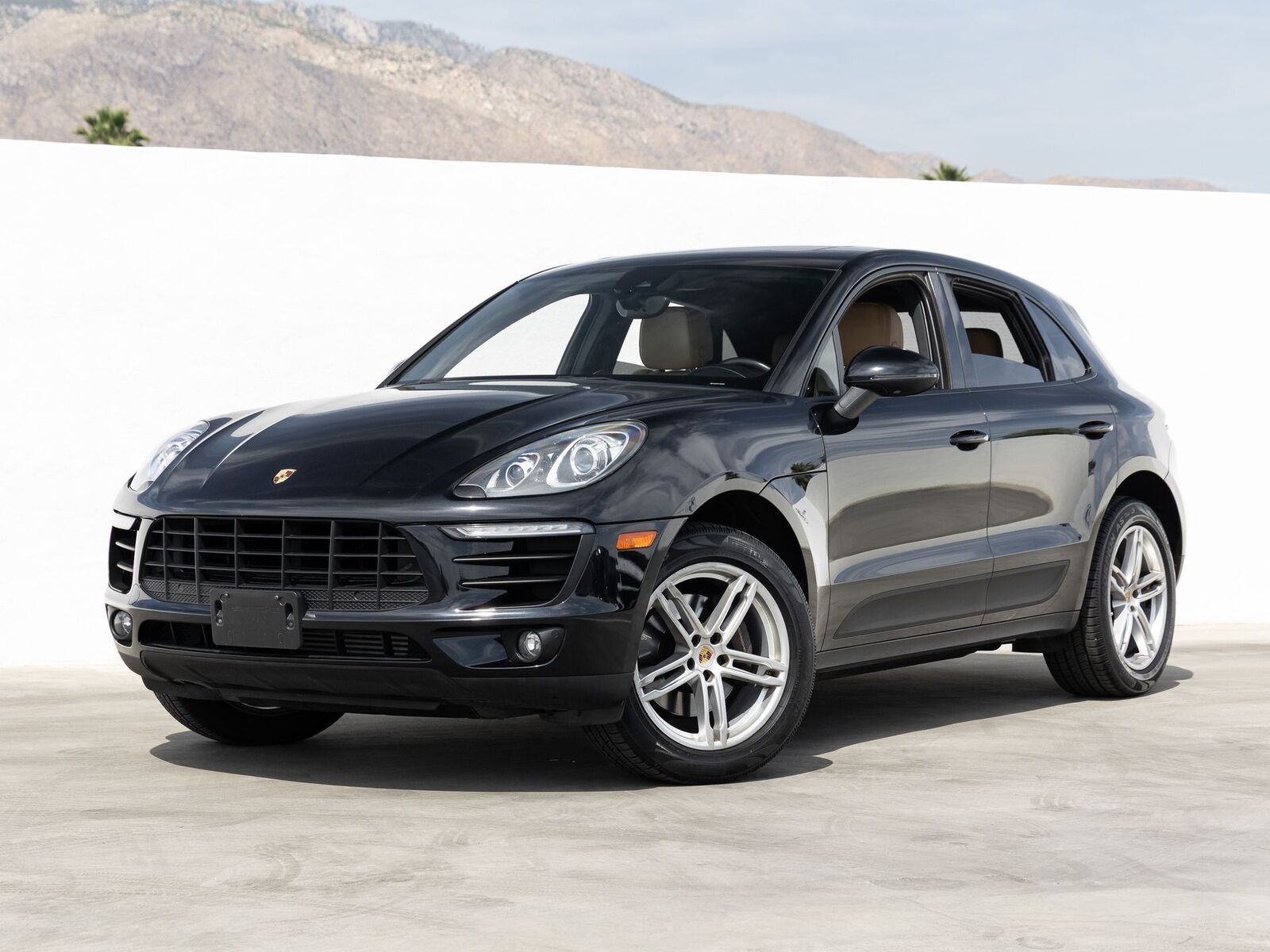 2018 PORSCHE Macan
