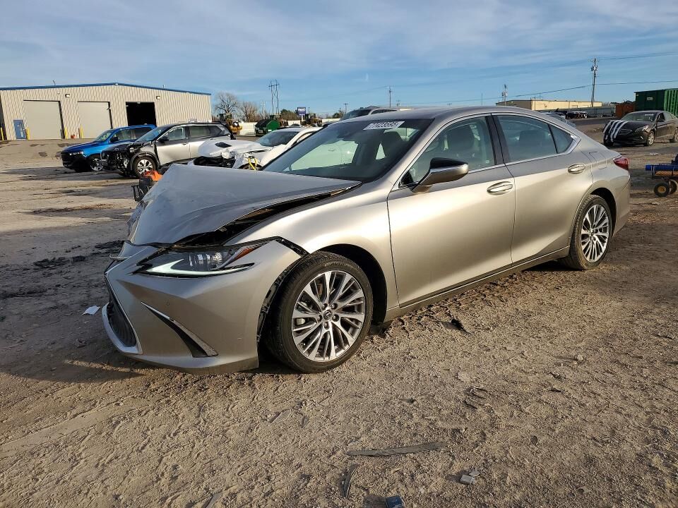 2021 LEXUS ES