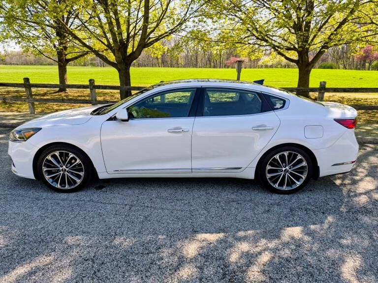 2019 KIA Cadenza
