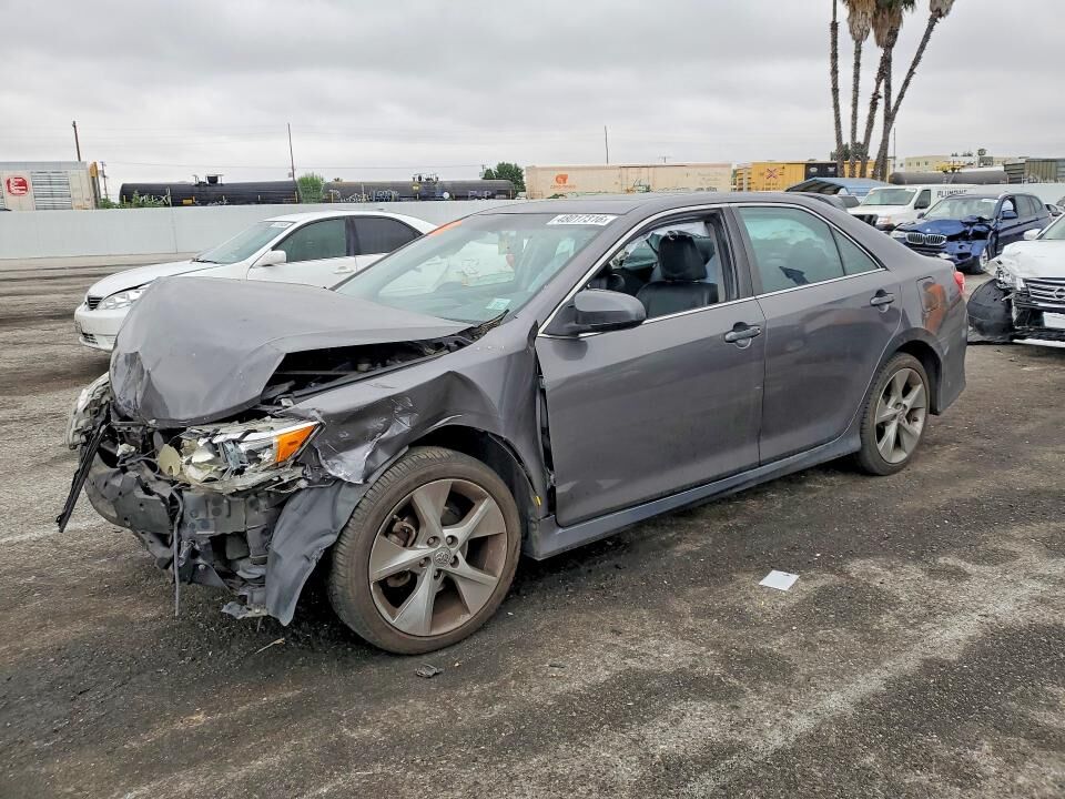 2013 TOYOTA Camry